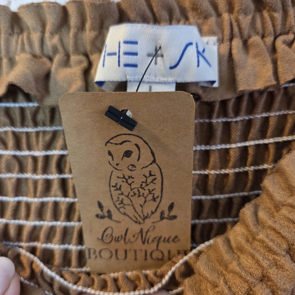 NWT Chic Tan A-Line Skirt - Picture 3 of 4